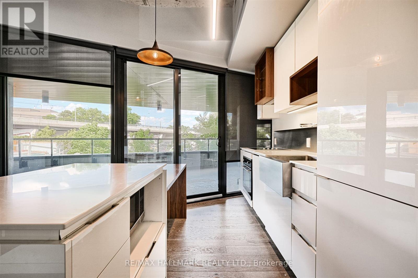 209 - 383 Sorauren Avenue, Toronto, Ontario  M6R 0A4 - Photo 13 - W12420642