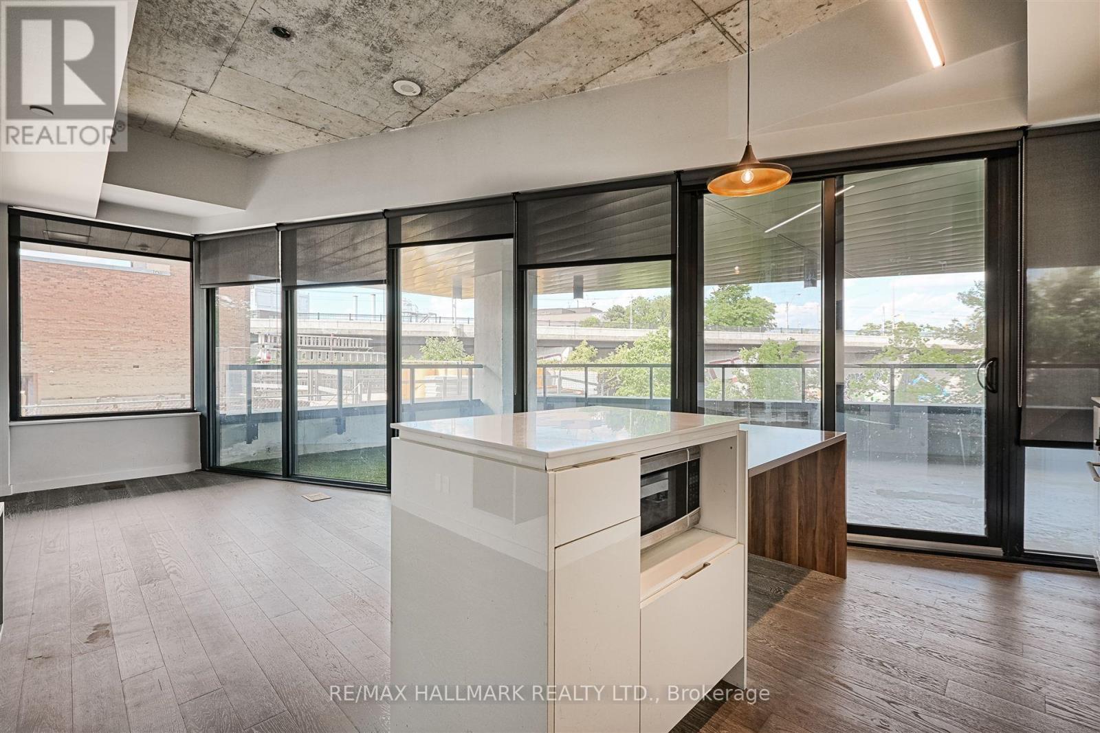 209 - 383 Sorauren Avenue, Toronto, Ontario  M6R 0A4 - Photo 18 - W12420642