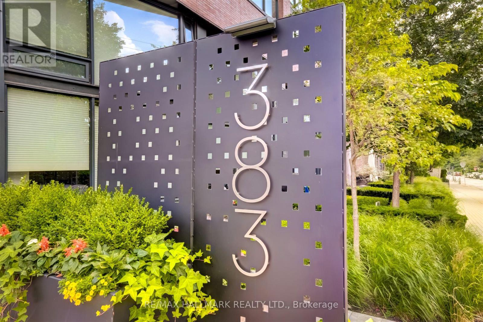 209 - 383 Sorauren Avenue, Toronto, Ontario  M6R 0A4 - Photo 2 - W12420642