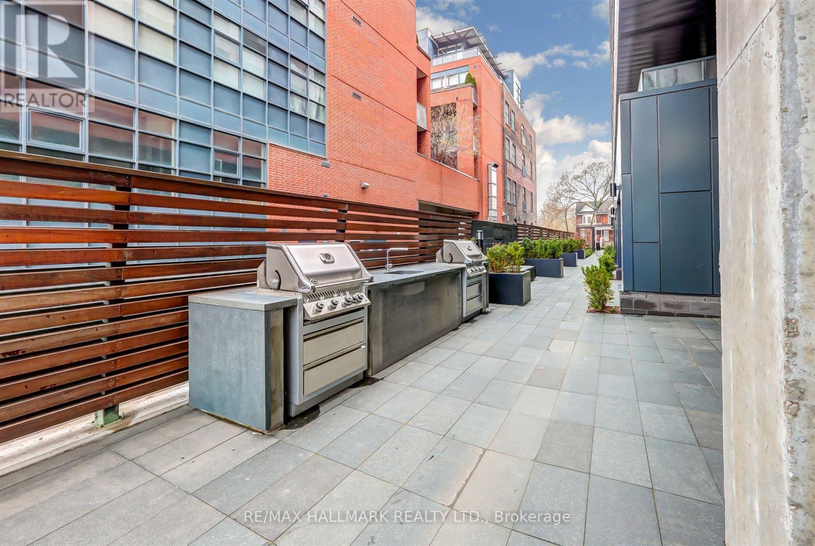 209 - 383 Sorauren Avenue, Toronto, Ontario  M6R 0A4 - Photo 33 - W12420642