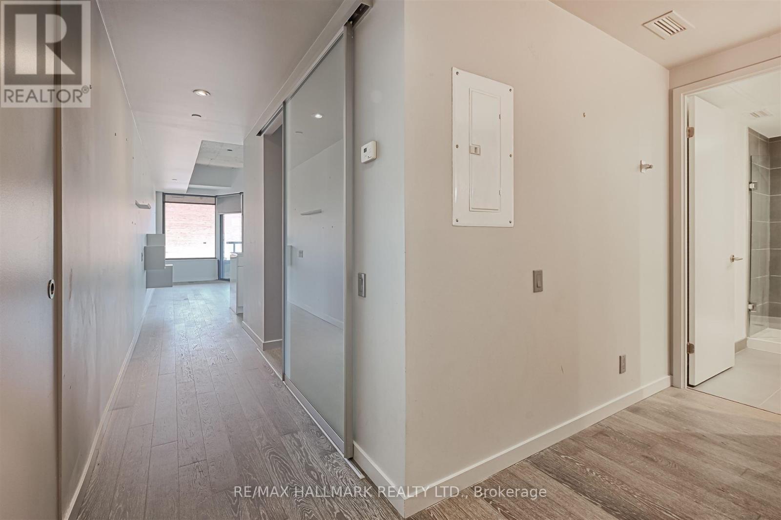 209 - 383 Sorauren Avenue, Toronto, Ontario  M6R 0A4 - Photo 8 - W12420642