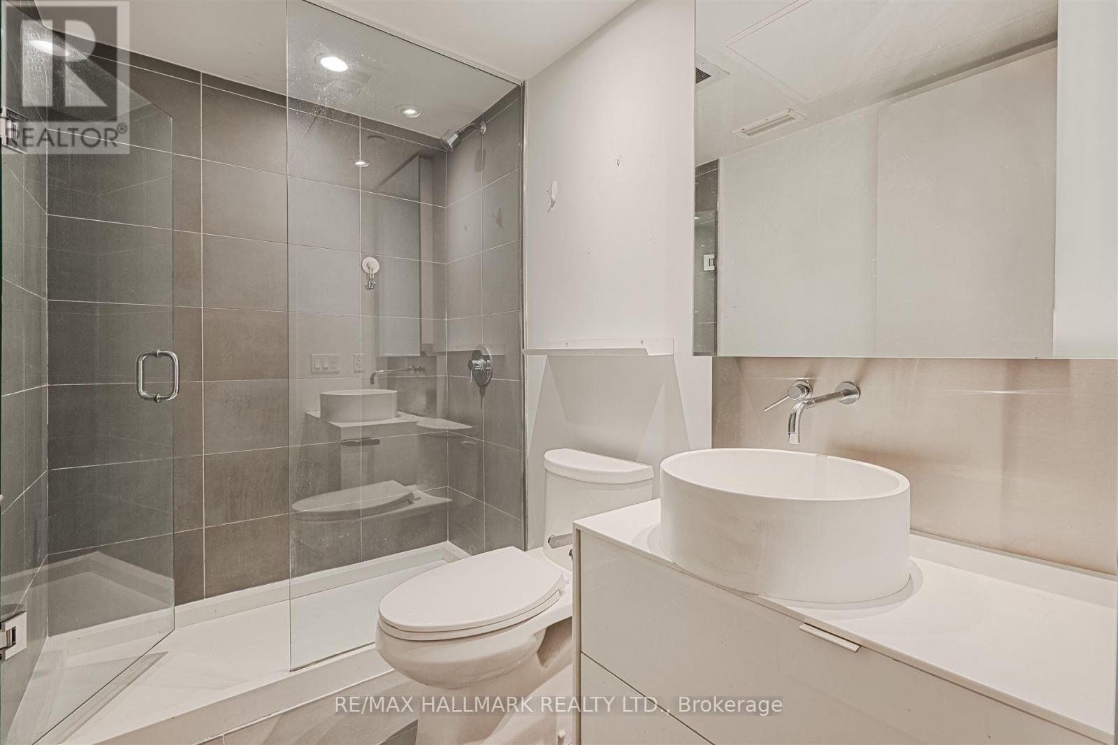 209 - 383 Sorauren Avenue, Toronto, Ontario  M6R 0A4 - Photo 9 - W12420642