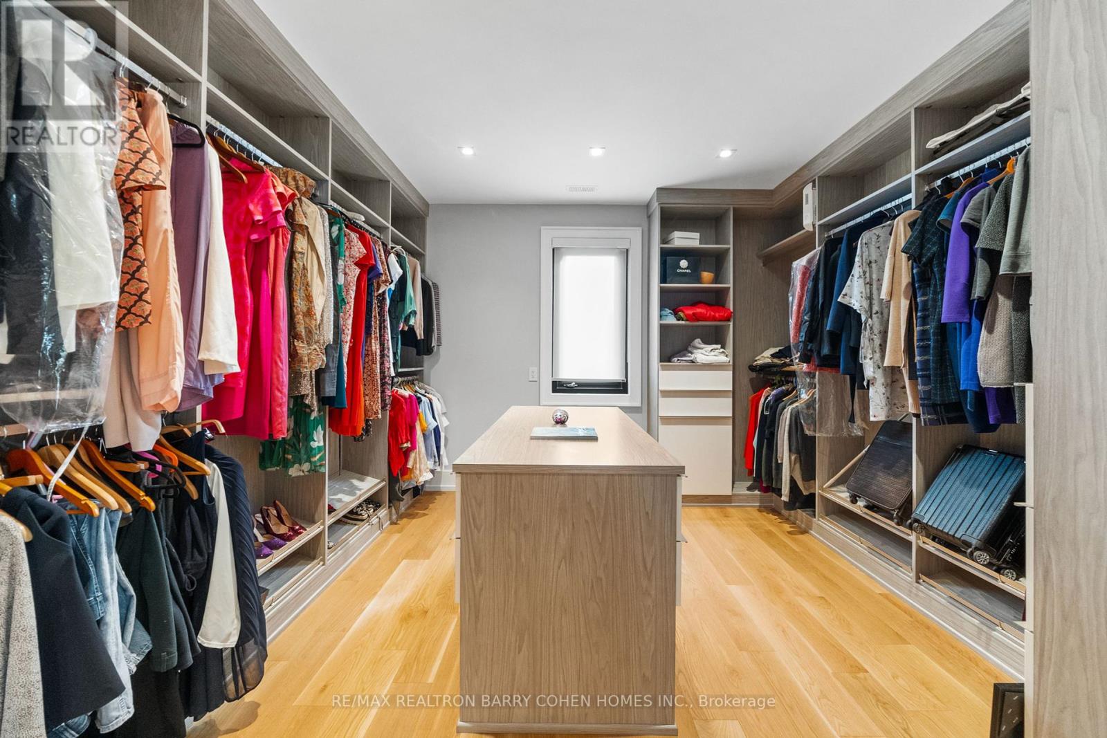 28 Brian Cliff Drive, Toronto, Ontario  M3B 2G2 - Photo 24 - C12368137