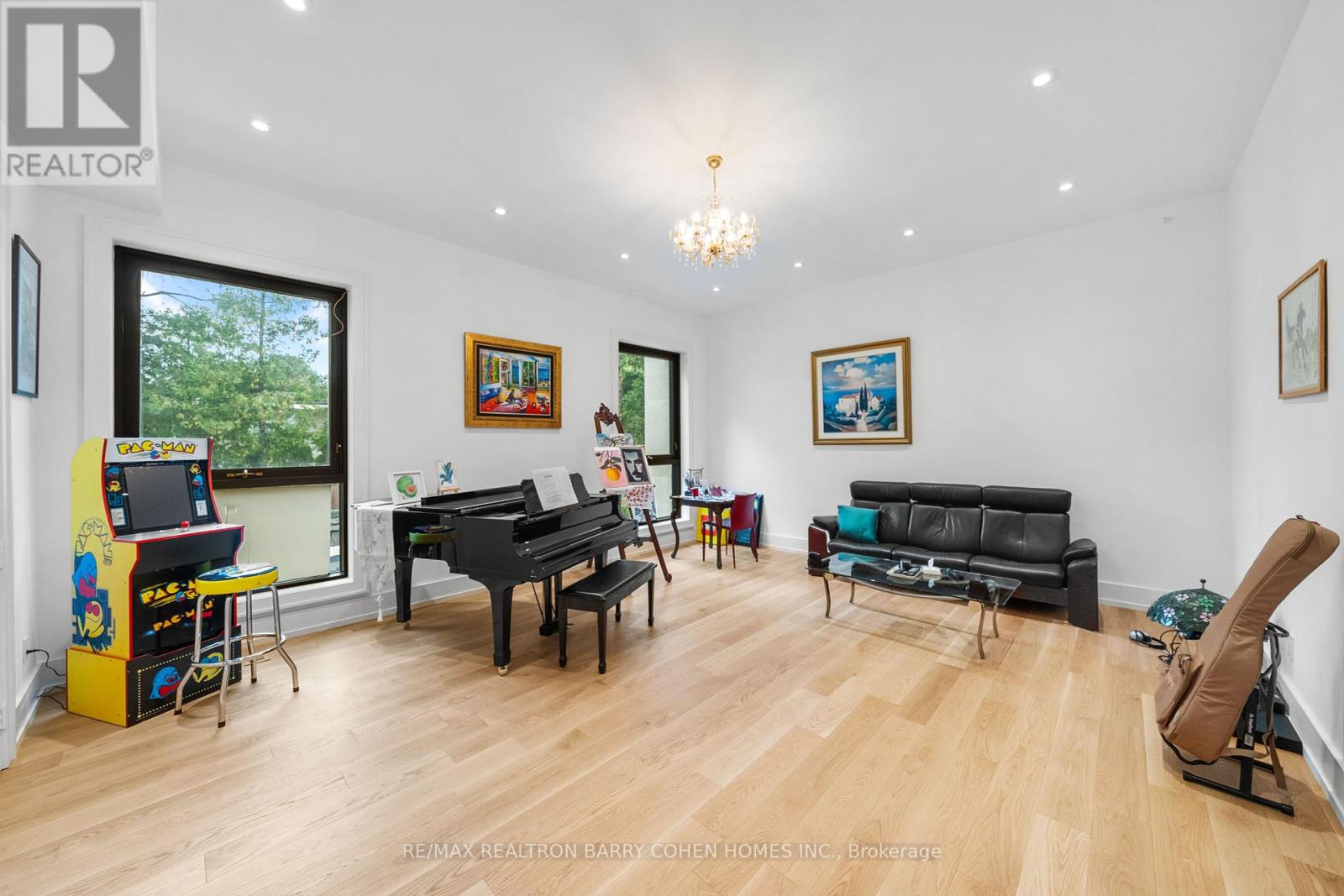 28 Brian Cliff Drive, Toronto, Ontario  M3B 2G2 - Photo 16 - C12368137