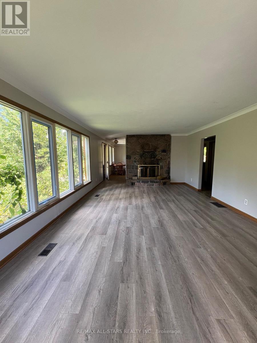 36 Cove Road, Kawartha Lakes, Ontario  K0M 1N0 - Photo 11 - X12420709