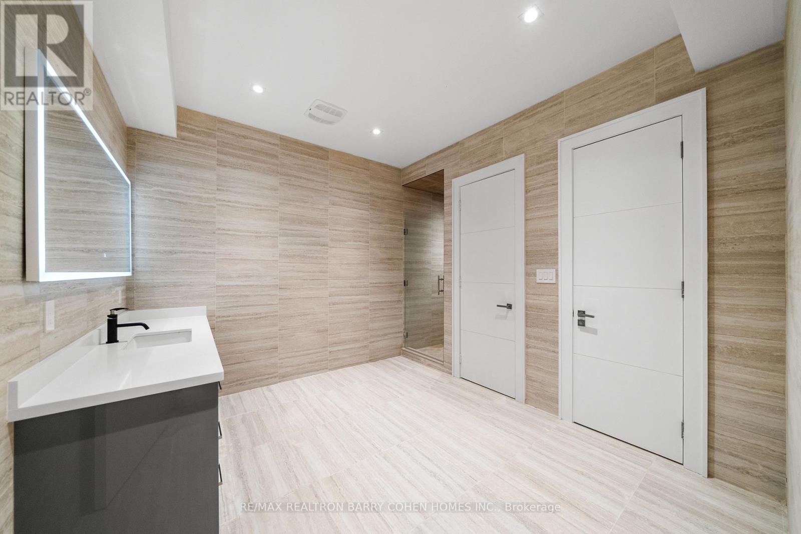 28 Brian Cliff Drive, Toronto, Ontario  M3B 2G2 - Photo 33 - C12368137