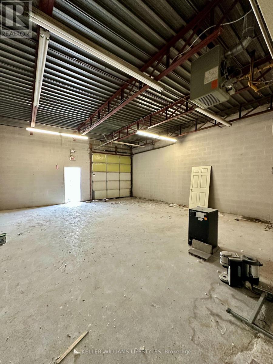 2b - 1560 Dundas Street, London East, Ontario  N5W 3C1 - Photo 3 - X12420751