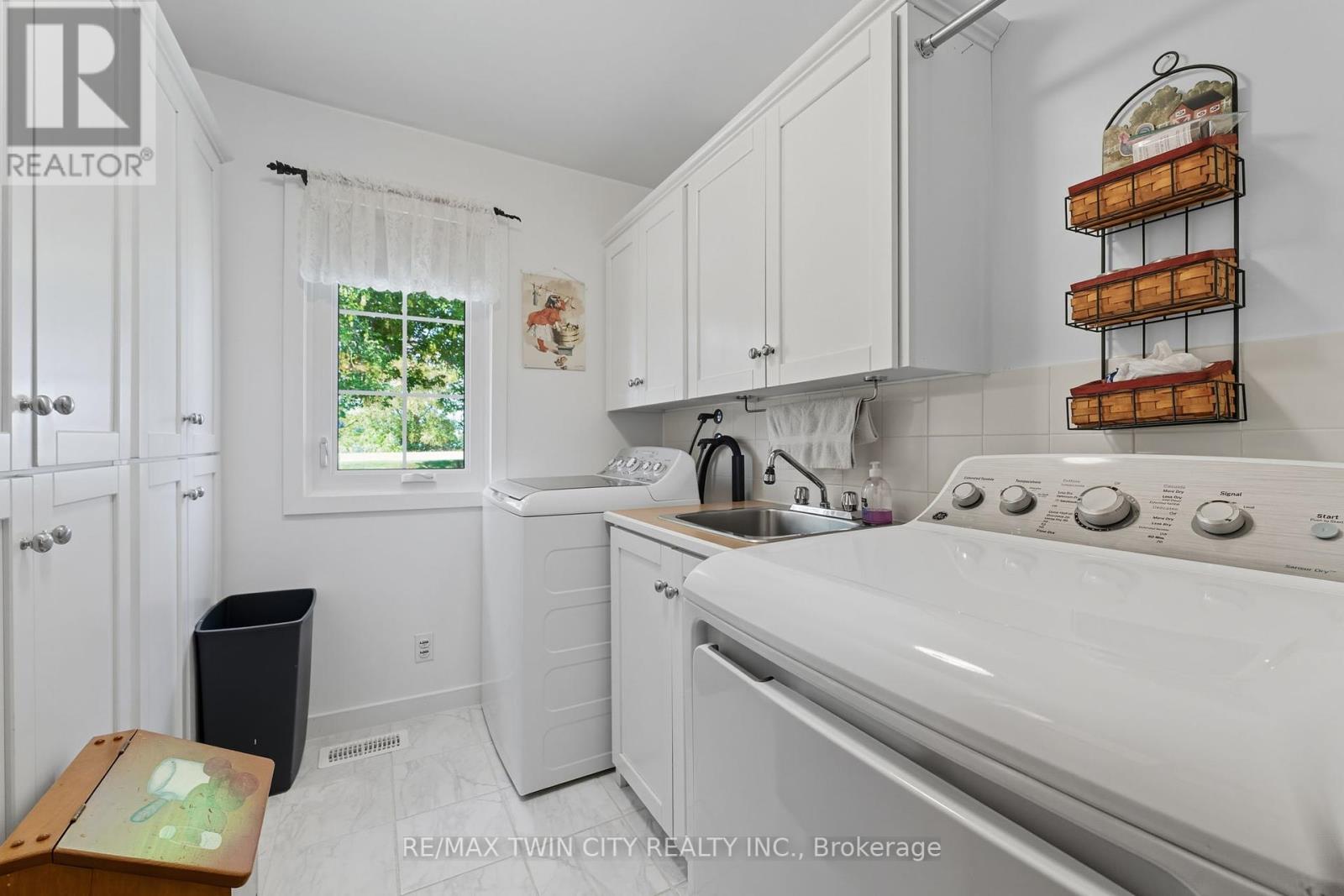 394 Bishopgate Road, Brant, Ontario  N3R 0B8 - Photo 17 - X12420629