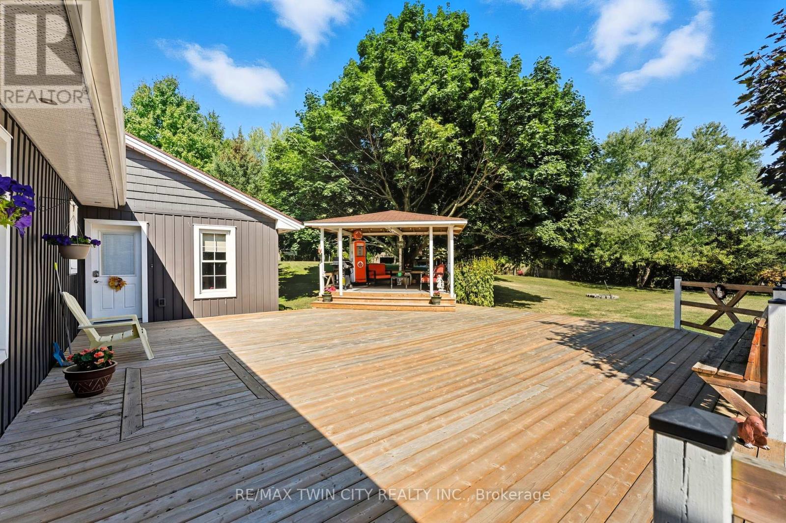394 Bishopgate Road, Brant, Ontario  N3R 0B8 - Photo 20 - X12420629