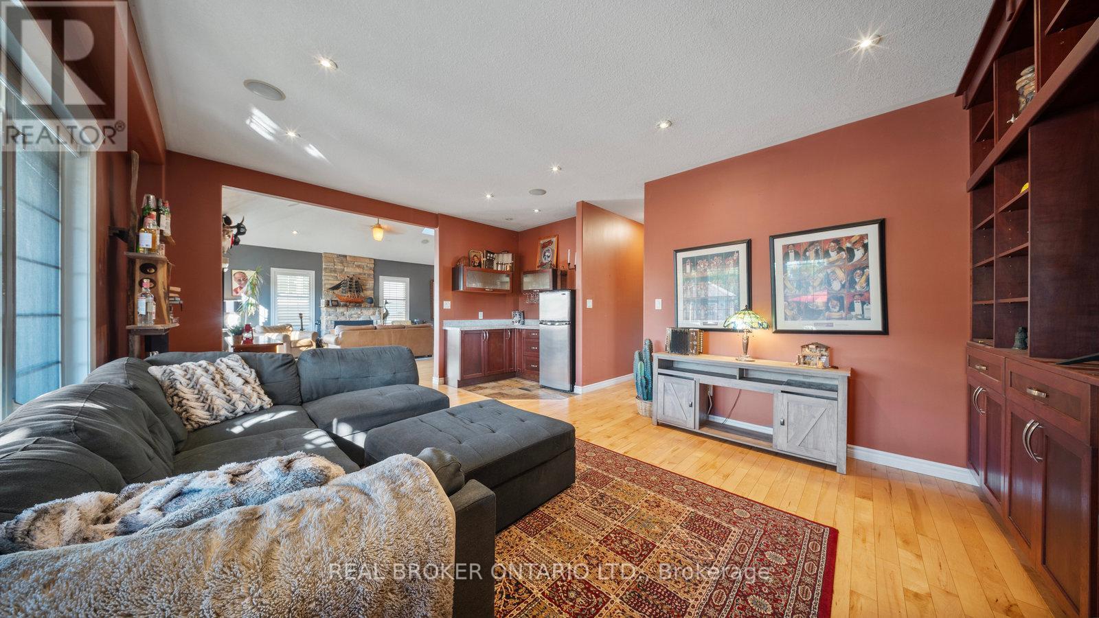 23 Jamieson Court, Brantford, Ontario  N3T 6T1 - Photo 19 - X12420634