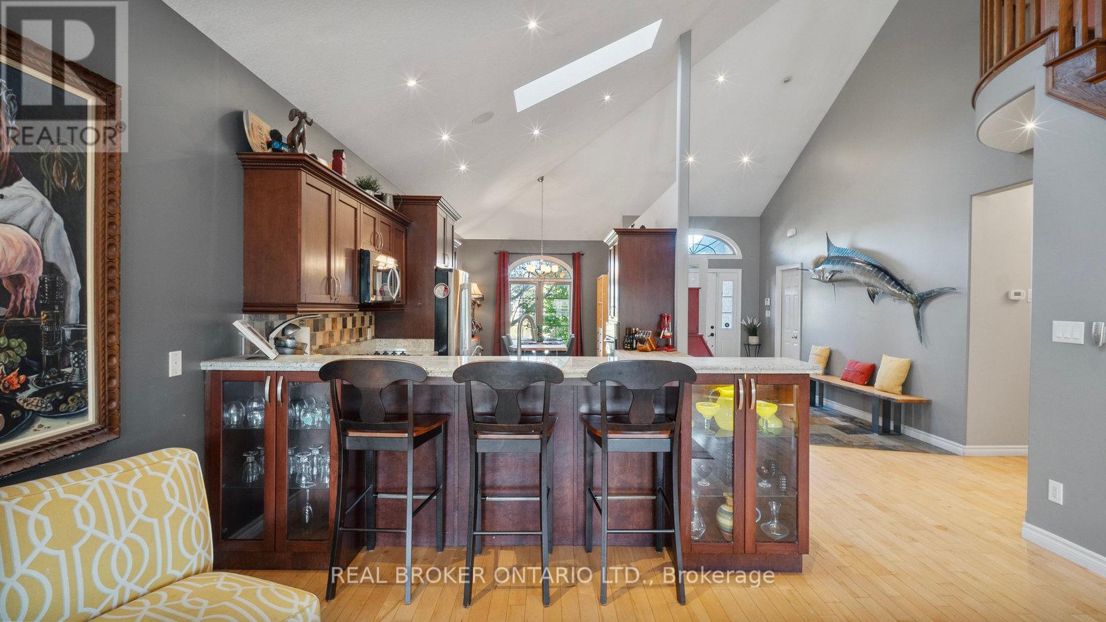 23 Jamieson Court, Brantford, Ontario  N3T 6T1 - Photo 8 - X12420634