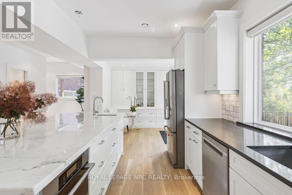 38 Hillcrest Avenue, St. Catharines, Ontario  L2R 4Y1 - Photo 12 - X12420706