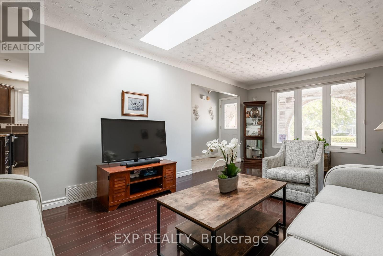 494 Scott Street, St. Catharines, Ontario  L2M 3X2 - Photo 12 - X12420731