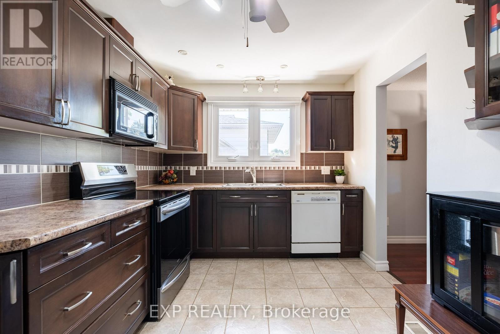 494 Scott Street, St. Catharines, Ontario  L2M 3X2 - Photo 16 - X12420731