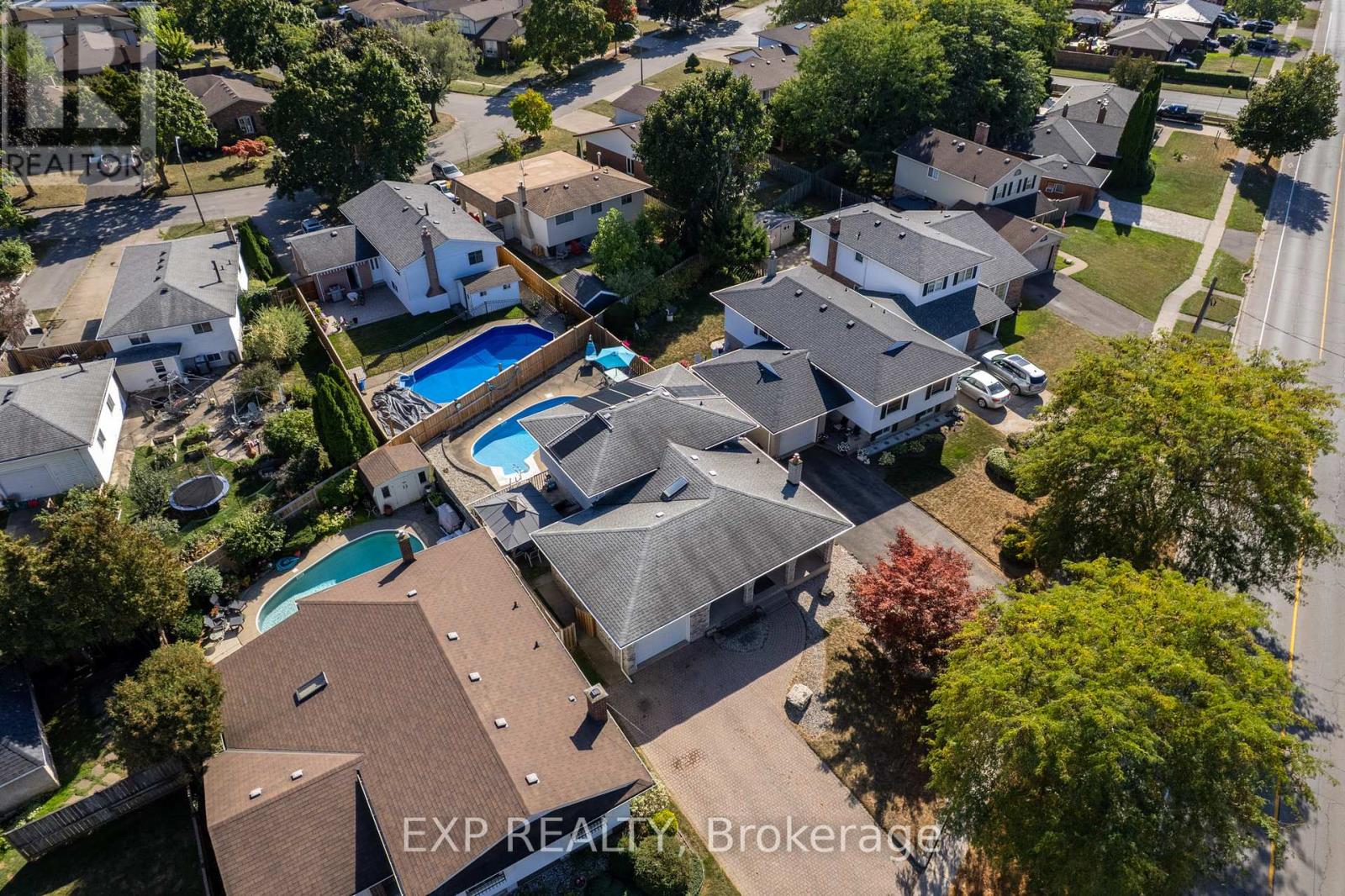494 Scott Street, St. Catharines, Ontario  L2M 3X2 - Photo 5 - X12420731