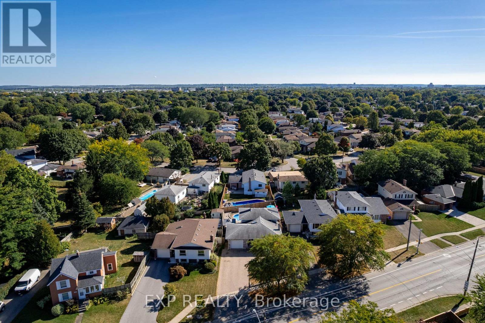 494 Scott Street, St. Catharines, Ontario  L2M 3X2 - Photo 6 - X12420731
