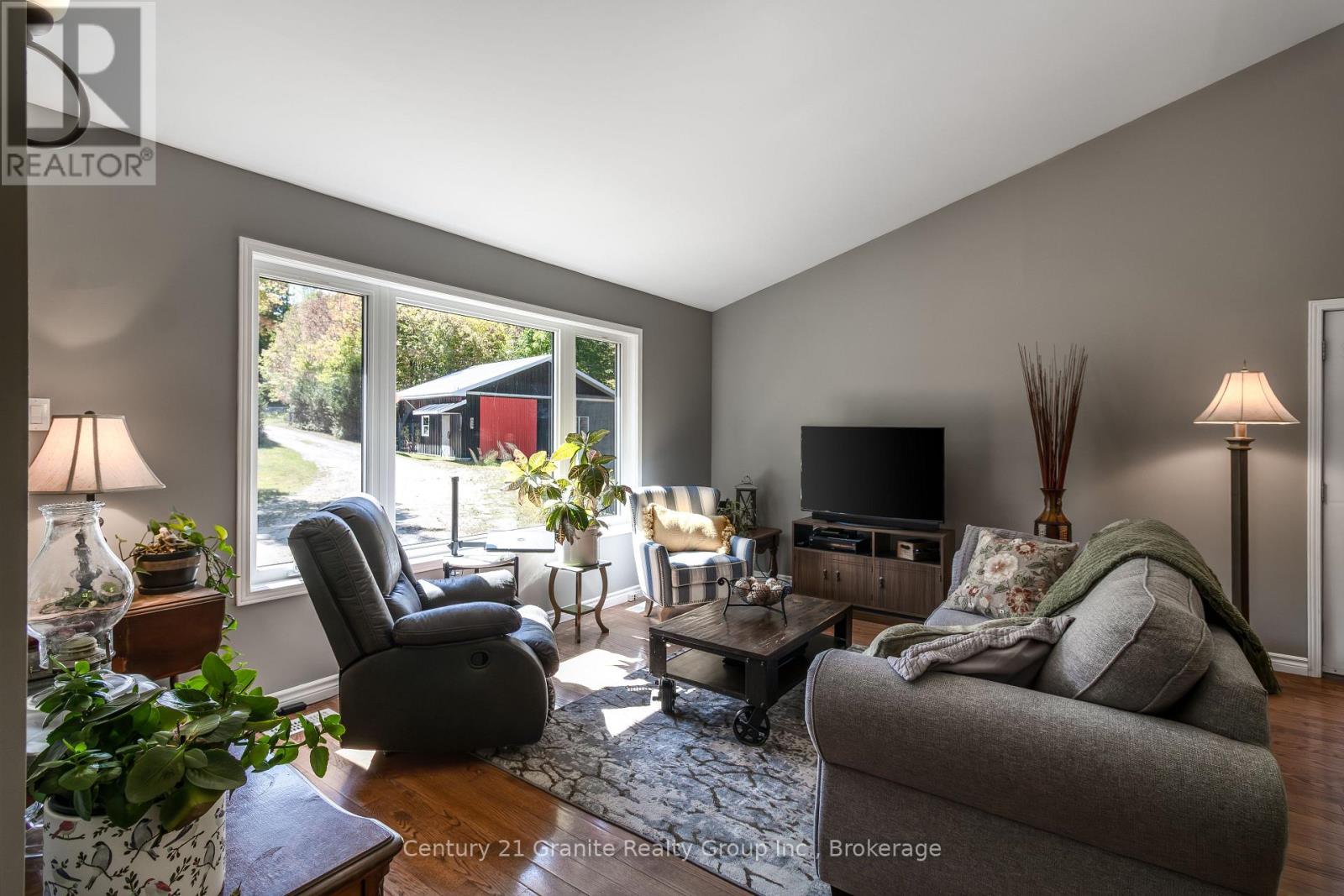 1263 Burkes Road, Dysart Et Al (Dysart), Ontario  K0M 1S0 - Photo 6 - X12420717