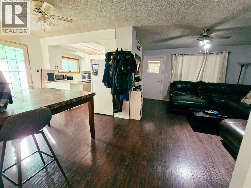 4927 46 Avenue, Spirit River, Alberta  T0H 3G0 - Photo 5 - A2257602