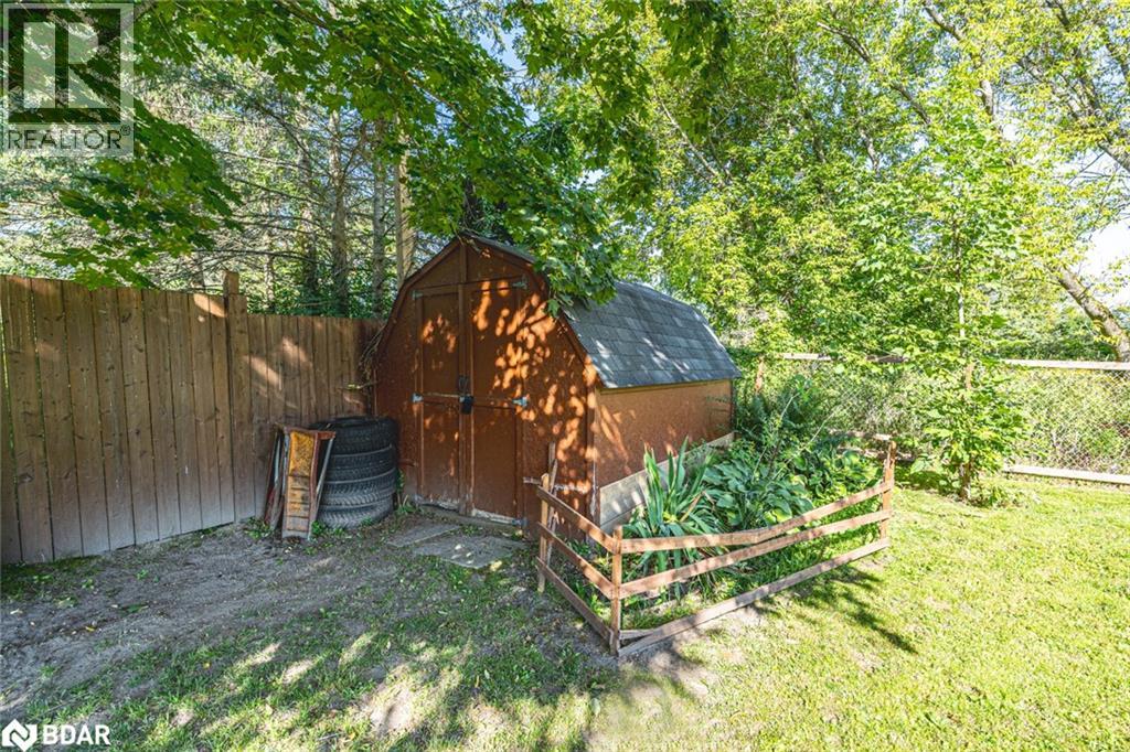 141 Poyntz Street, Penetanguishene, Ontario  L9M 1P5 - Photo 13 - 40772647