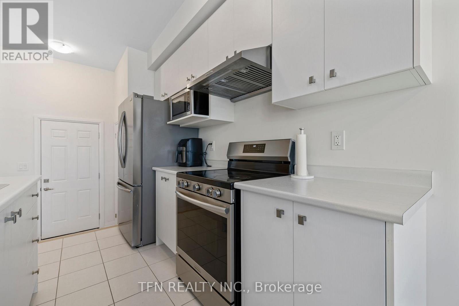 94 Granville Crescent, Haldimand, Ontario  N3W 0J8 - Photo 15 - X12400529
