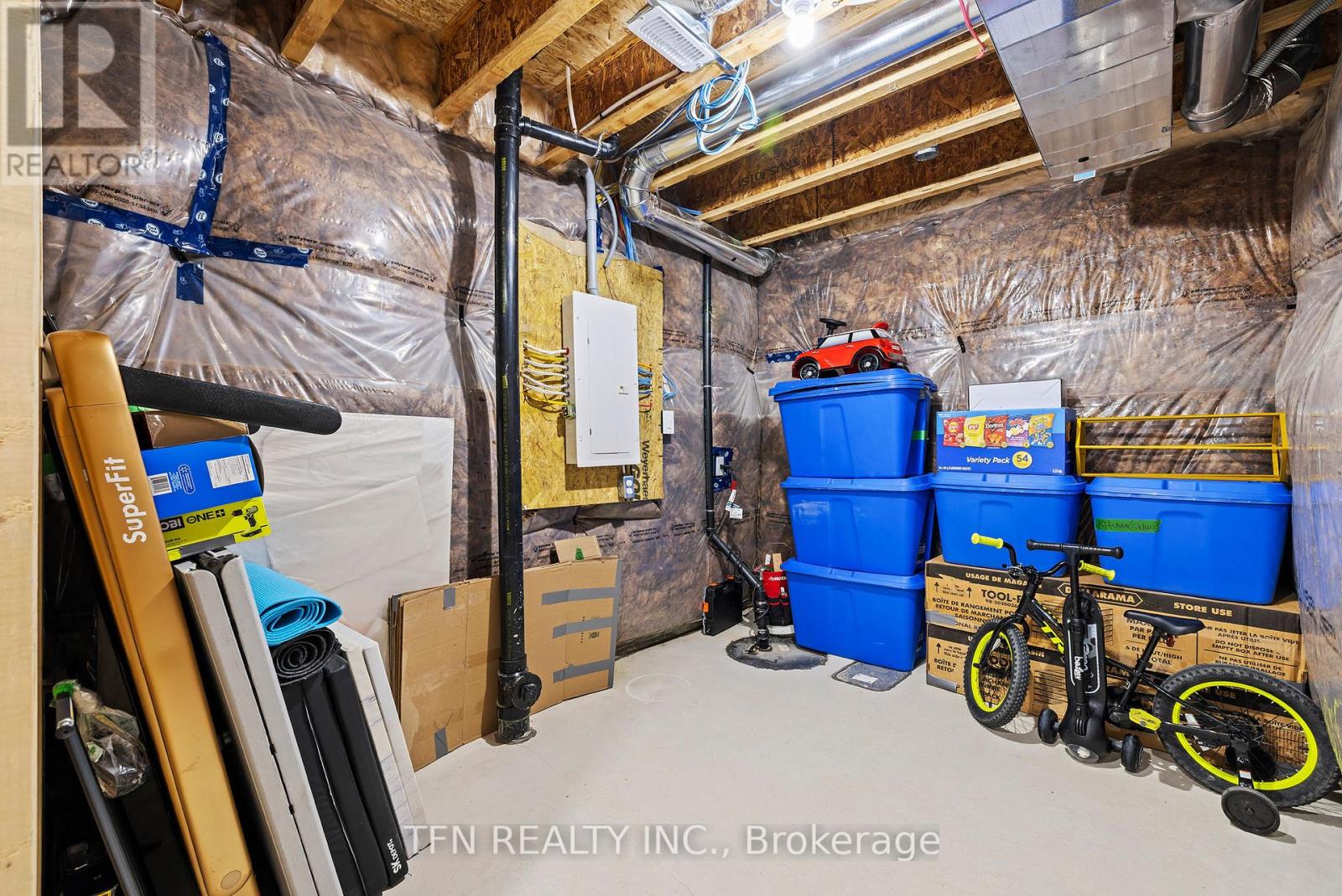94 Granville Crescent, Haldimand, Ontario  N3W 0J8 - Photo 29 - X12400529