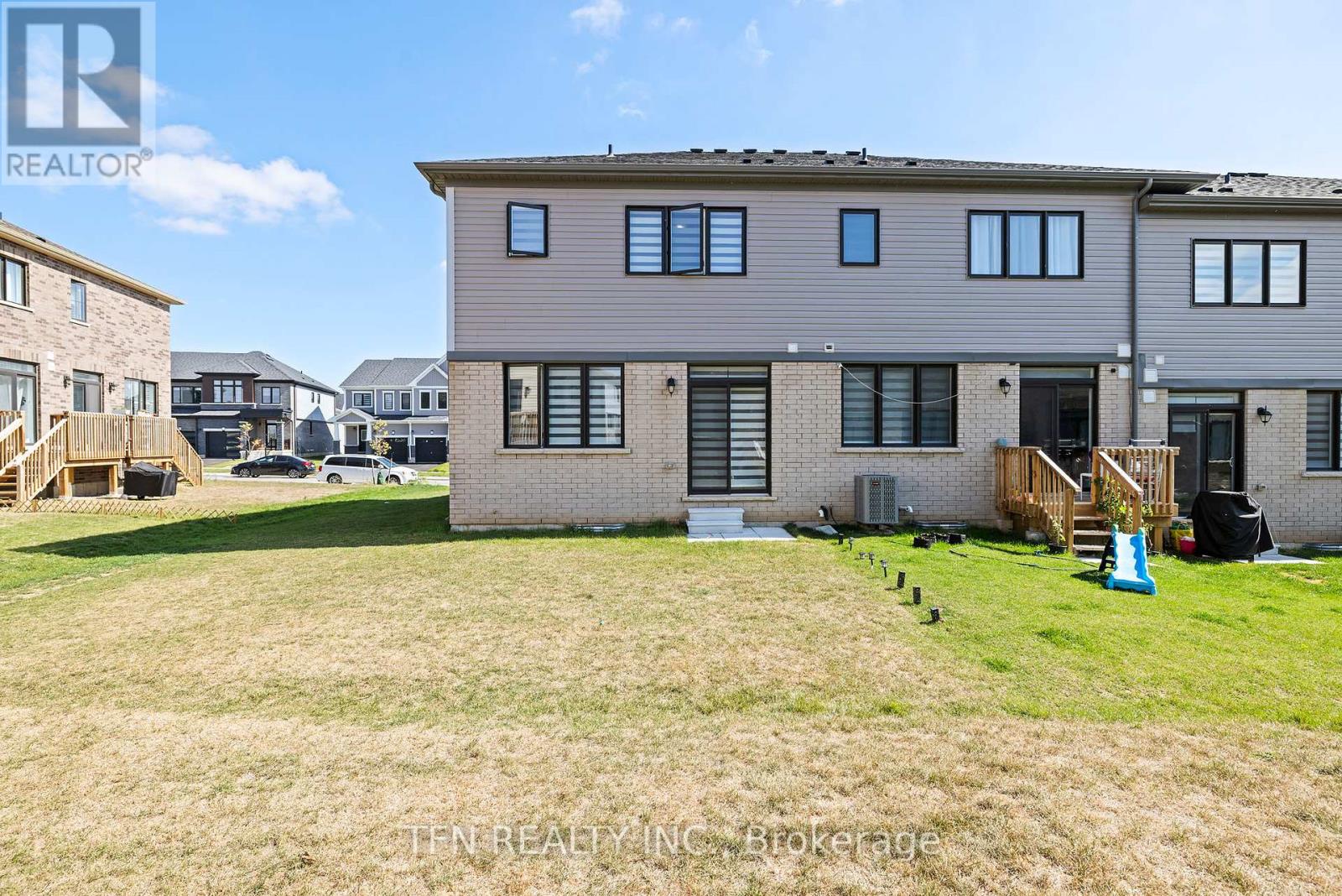 94 Granville Crescent, Haldimand, Ontario  N3W 0J8 - Photo 33 - X12400529