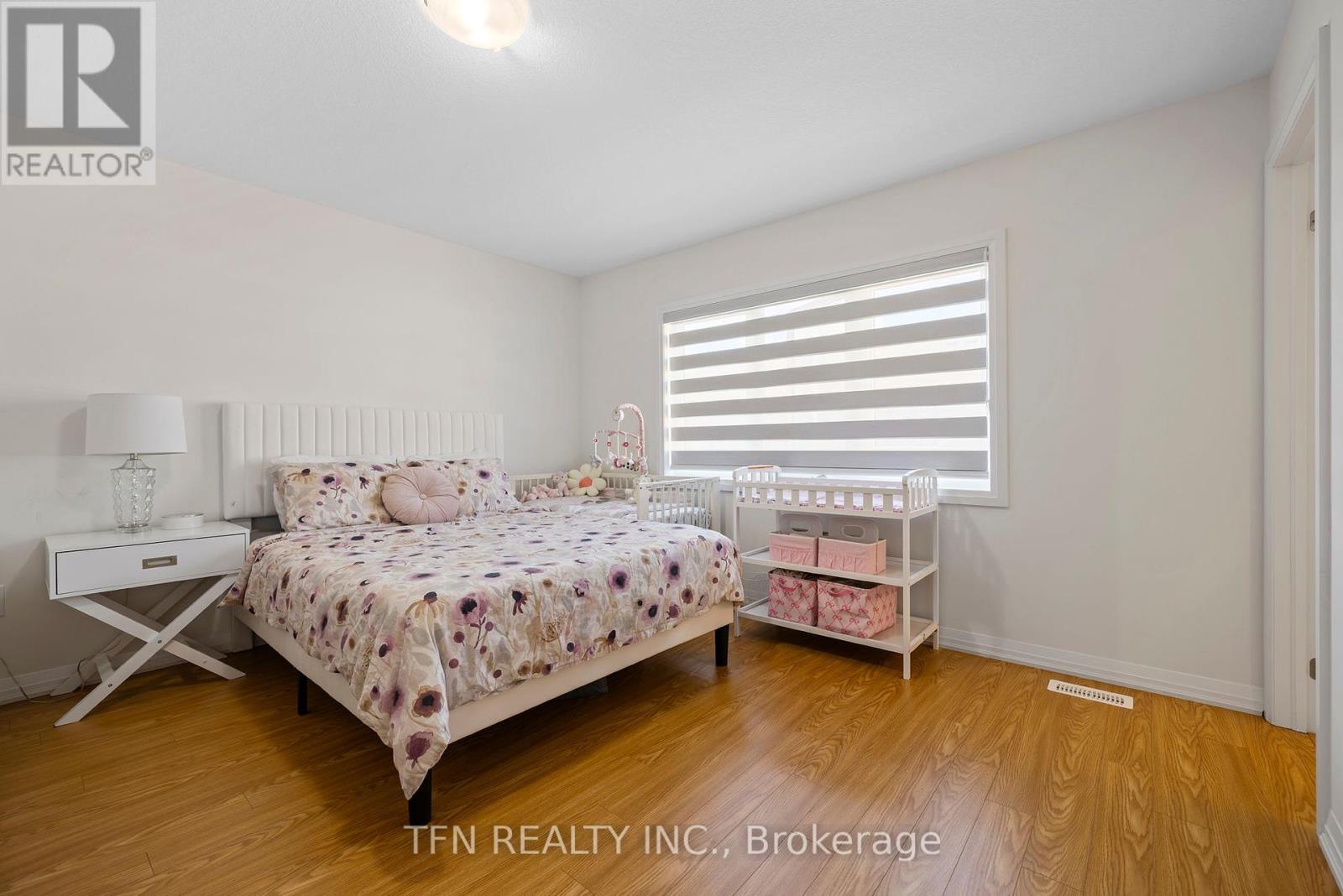 94 Granville Crescent, Haldimand, Ontario  N3W 0J8 - Photo 22 - X12400529