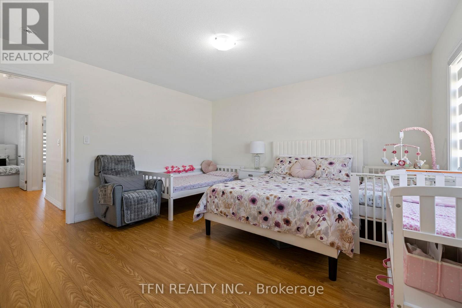 94 Granville Crescent, Haldimand, Ontario  N3W 0J8 - Photo 23 - X12400529
