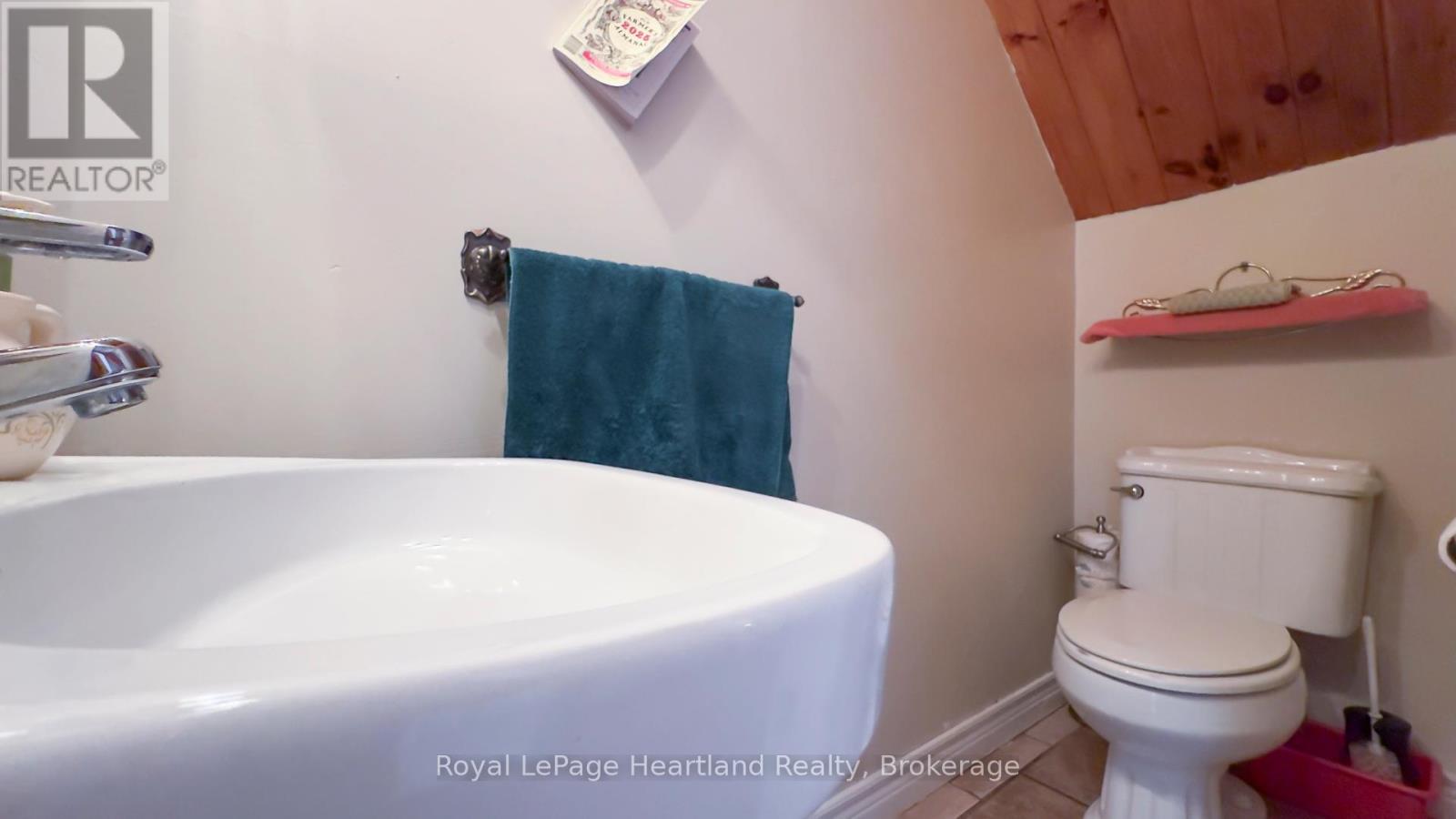 131 Rattenbury Street E, Central Huron, Ontario  N0M 1L0 - Photo 19 - X12214347
