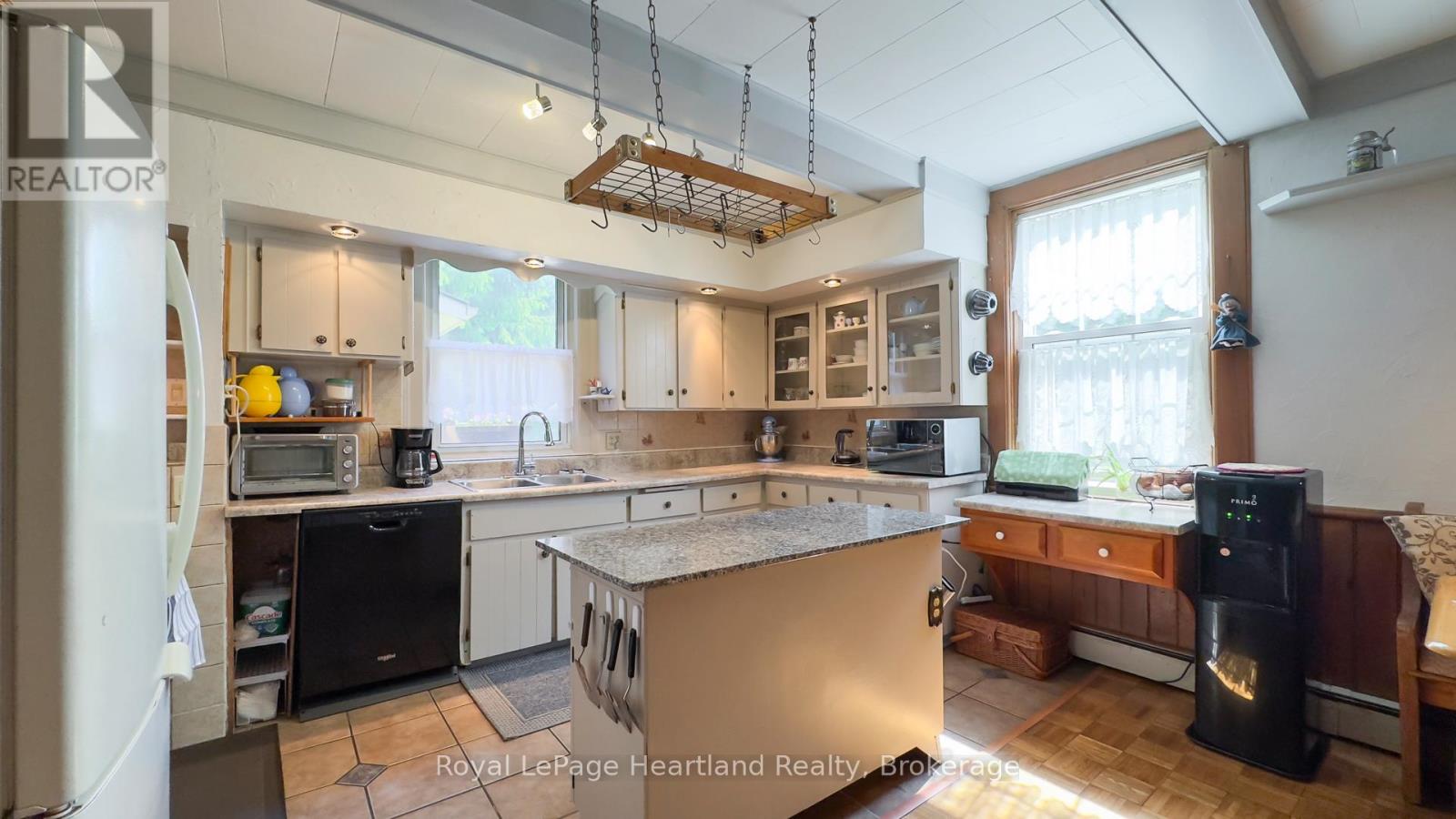 131 Rattenbury Street E, Central Huron, Ontario  N0M 1L0 - Photo 21 - X12214347