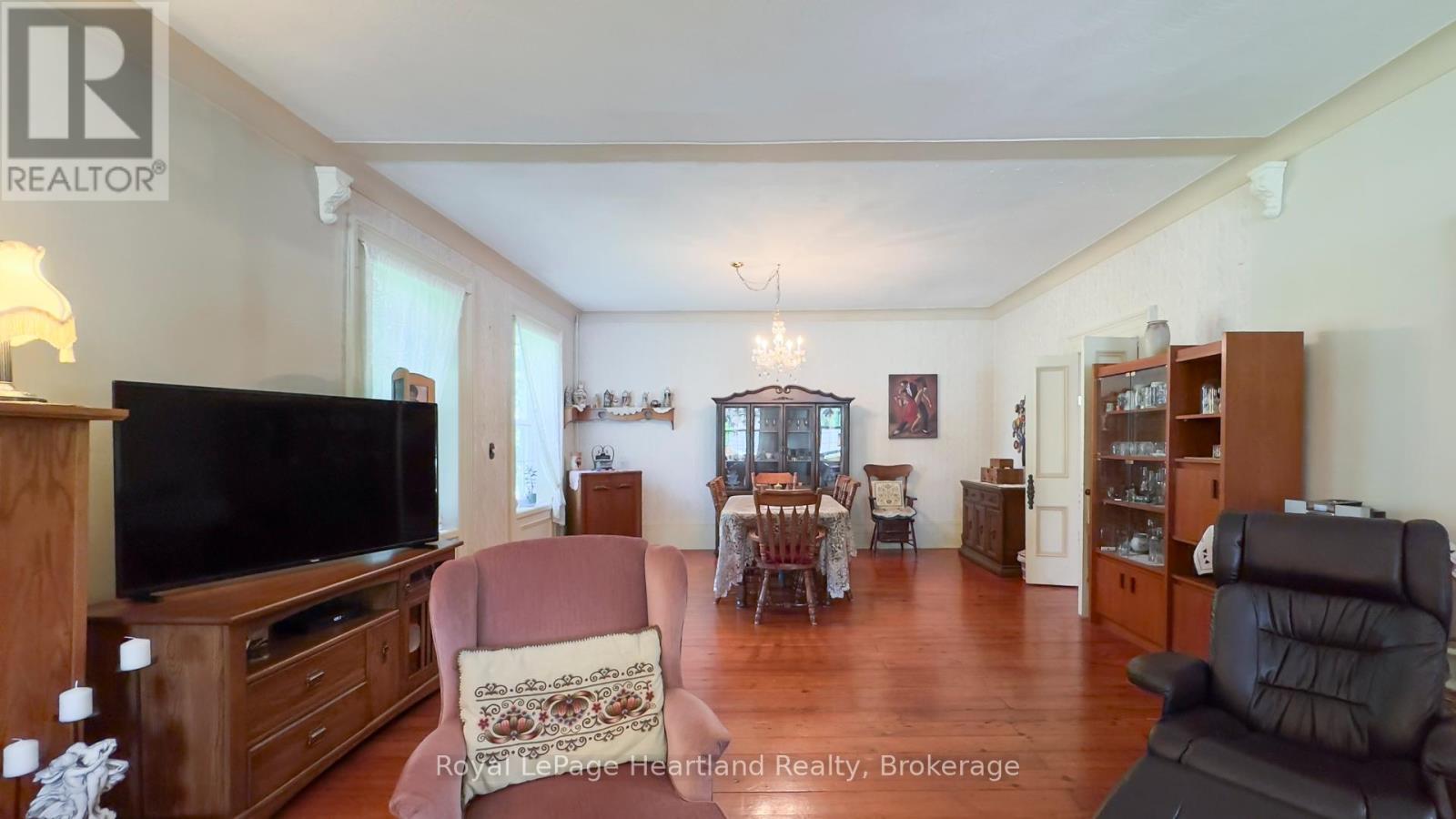 131 Rattenbury Street E, Central Huron, Ontario  N0M 1L0 - Photo 15 - X12214347