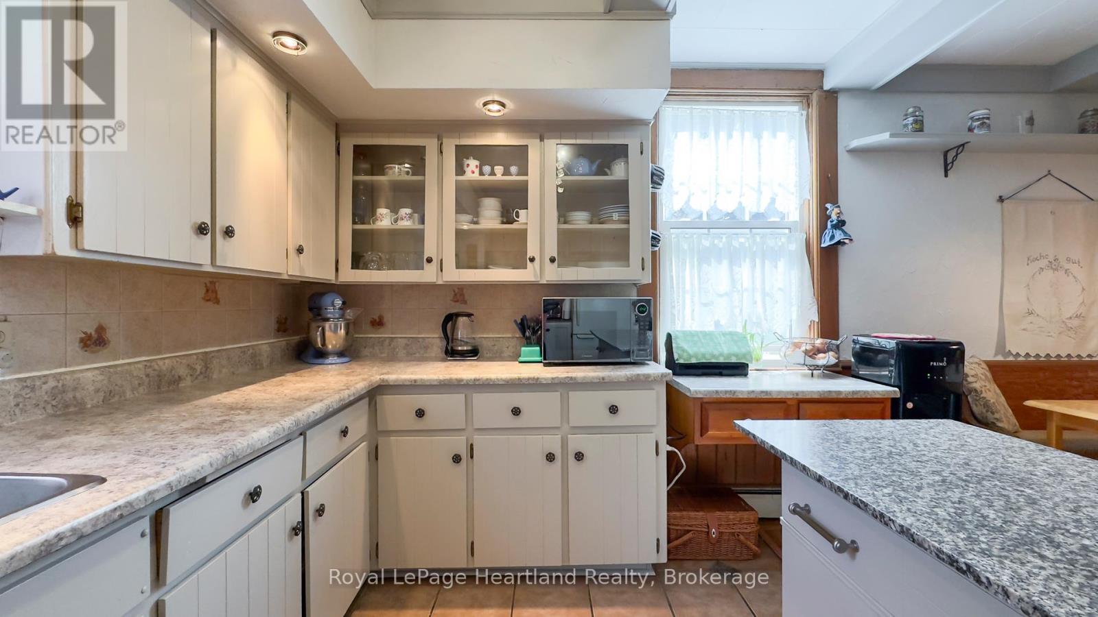131 Rattenbury Street E, Central Huron, Ontario  N0M 1L0 - Photo 24 - X12214347