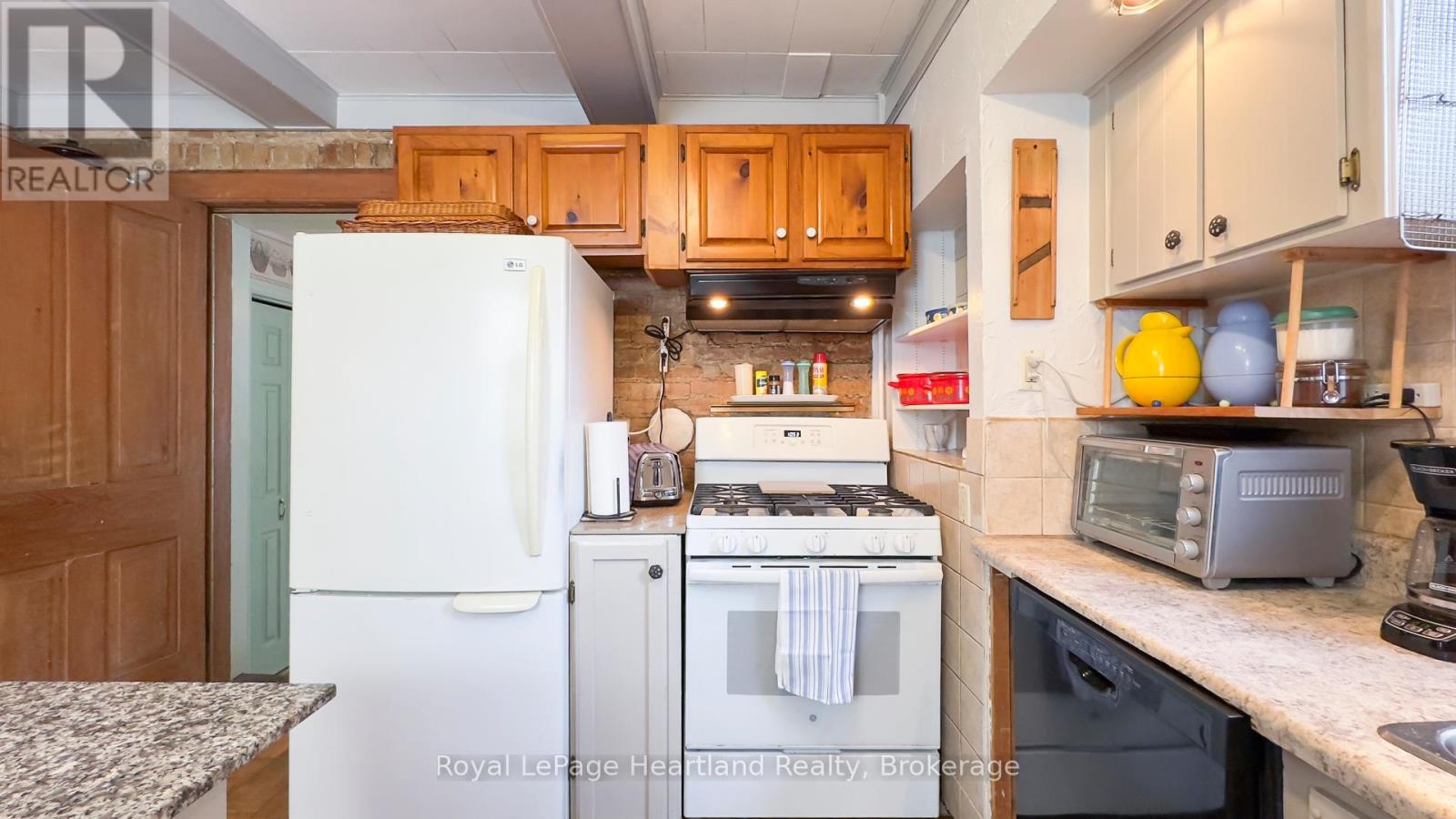 131 Rattenbury Street E, Central Huron, Ontario  N0M 1L0 - Photo 23 - X12214347