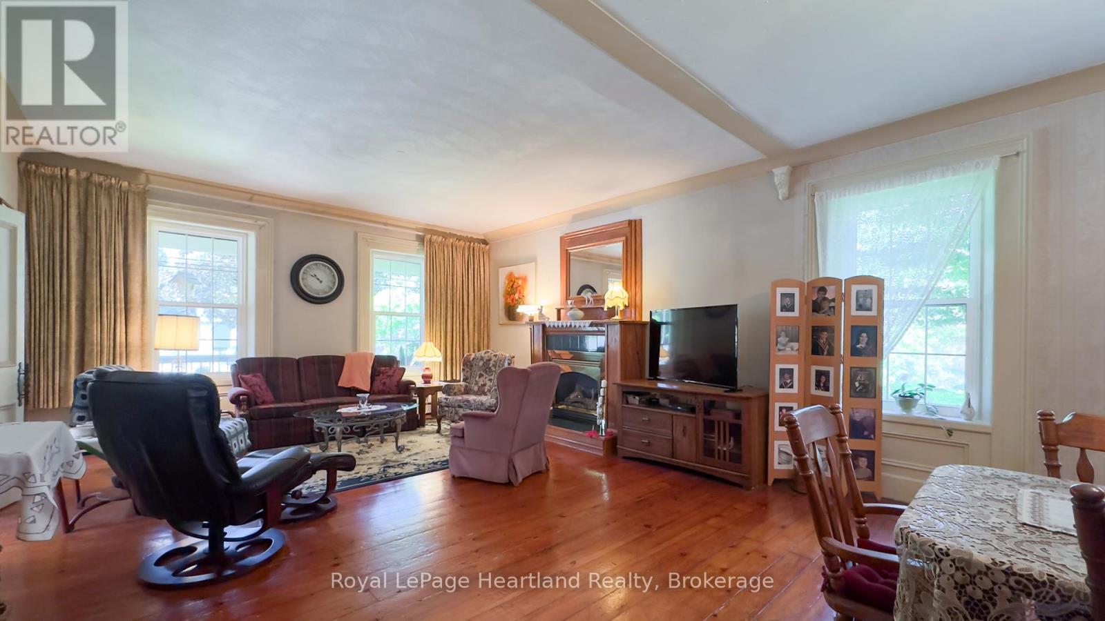 131 Rattenbury Street E, Central Huron, Ontario  N0M 1L0 - Photo 17 - X12214347