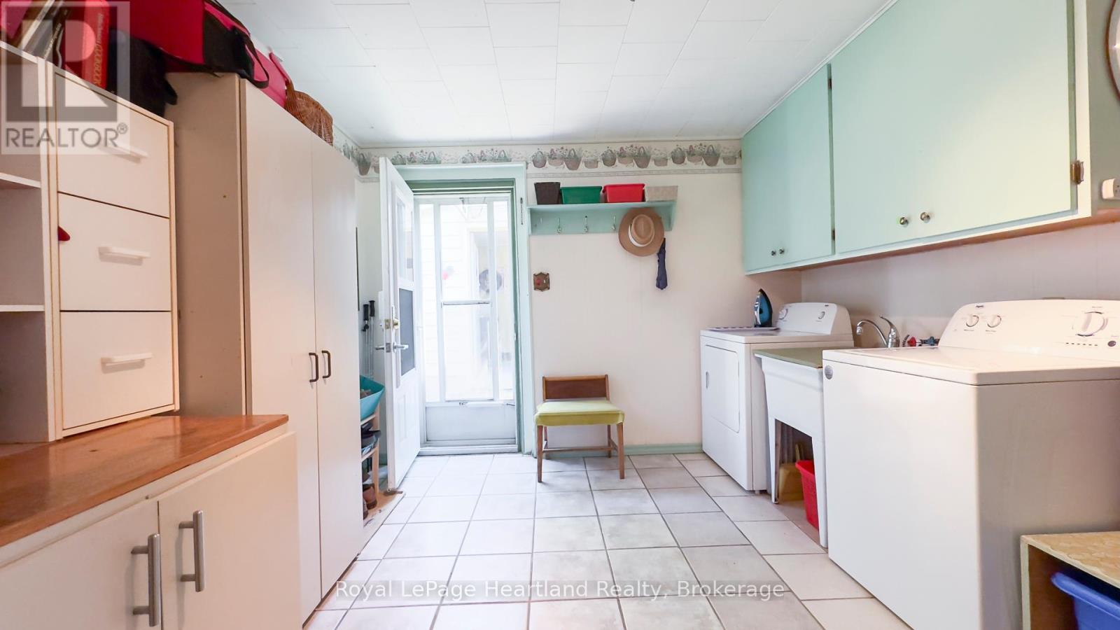 131 Rattenbury Street E, Central Huron, Ontario  N0M 1L0 - Photo 28 - X12214347