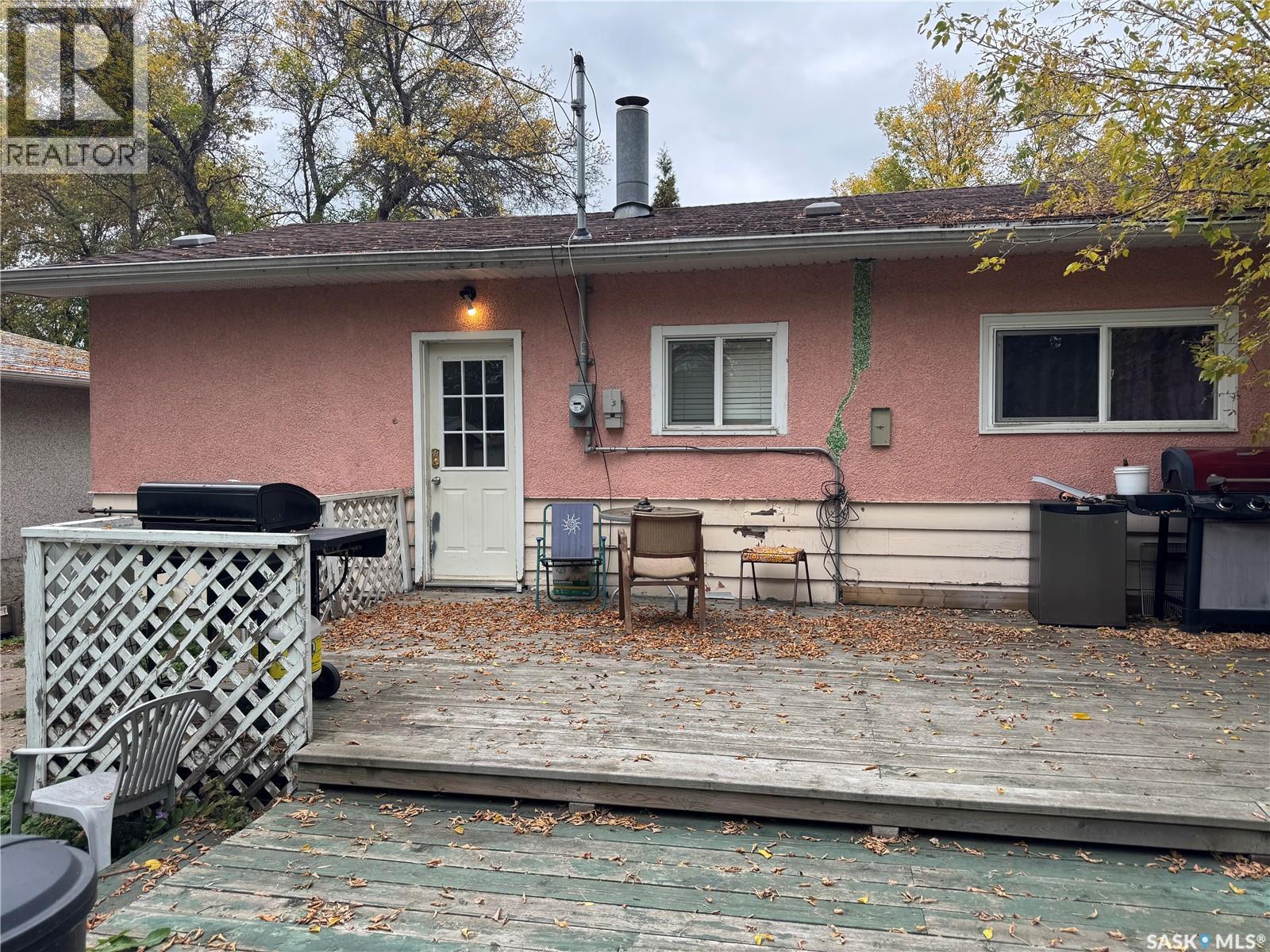 1041 3rd Street E, Prince Albert, Saskatchewan  S6V 0J4 - Photo 3 - SK019095
