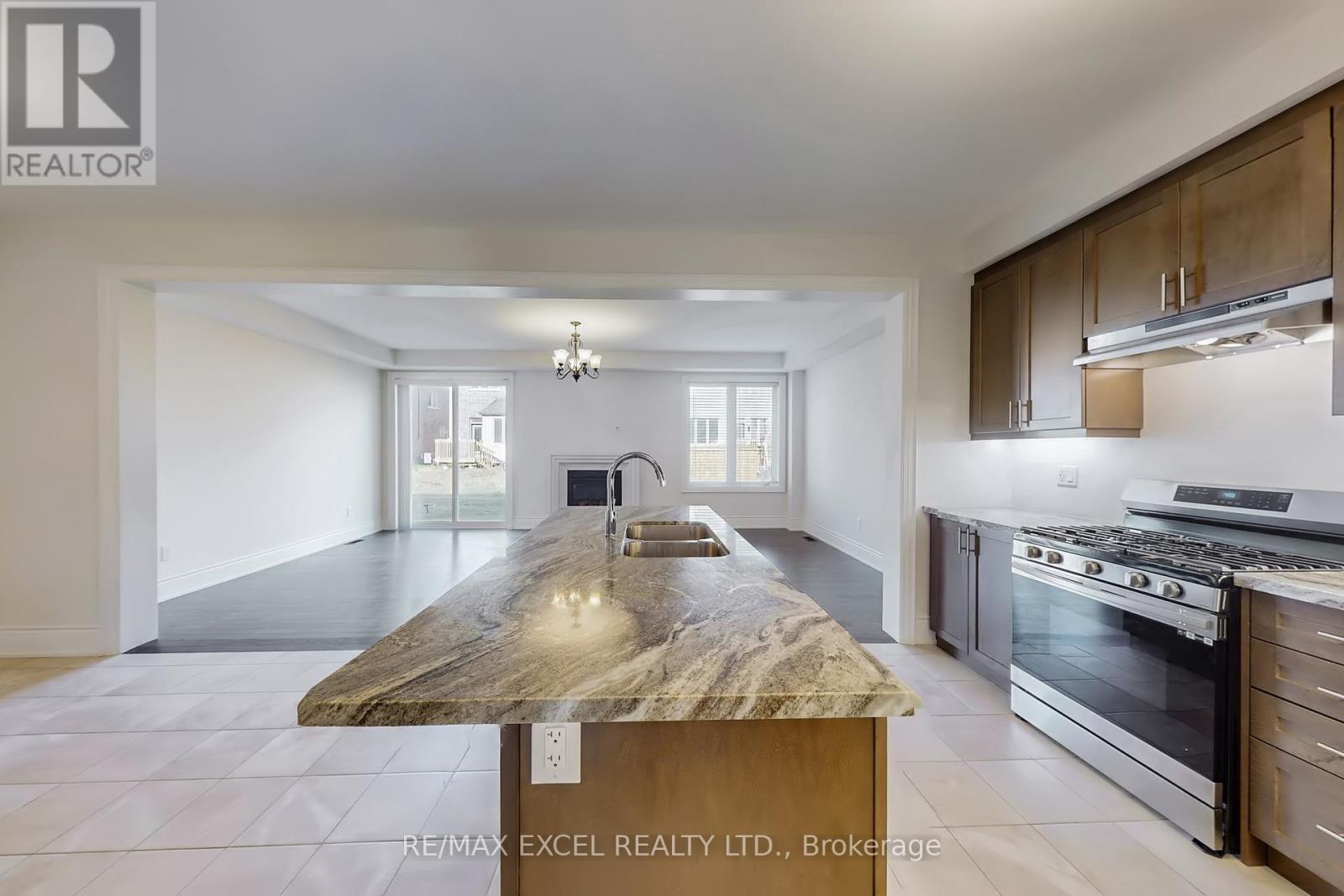 151 Silk Twist Drive, East Gwillimbury, Ontario  L9N 0V7 - Photo 17 - N12418709