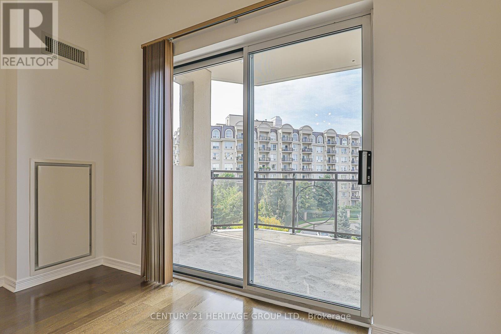 414 - 2 Maison Parc Court, Vaughan, Ontario  L4J 9K4 - Photo 18 - N12419397