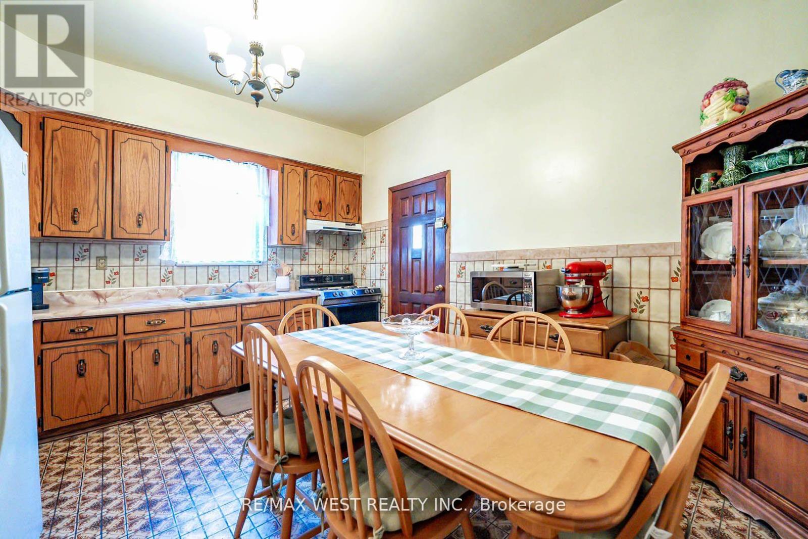 217 Gladstone Avenue, Toronto, Ontario  M6J 3L5 - Photo 9 - C12420712