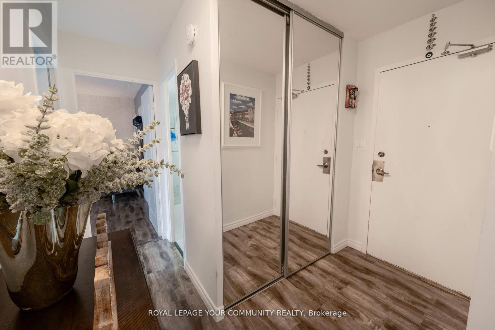 1218 - 20 Edgecliff Golfway, Toronto, Ontario  M3C 3A4 - Photo 3 - C12420733