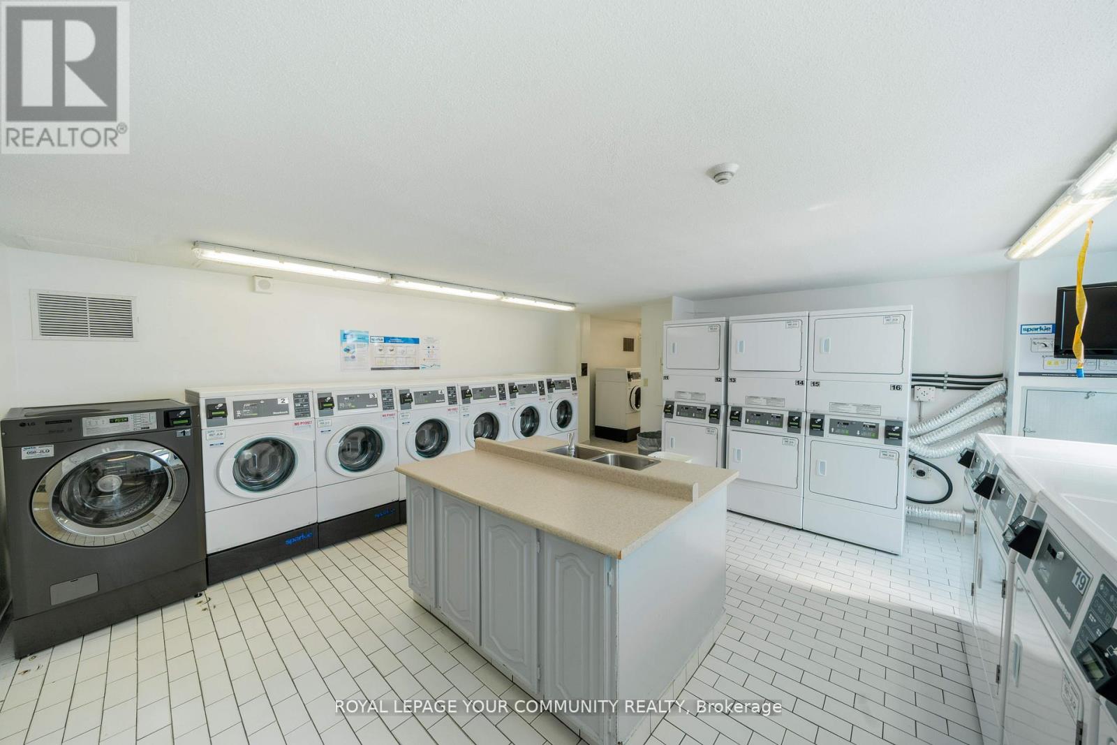 1218 - 20 Edgecliff Golfway, Toronto, Ontario  M3C 3A4 - Photo 42 - C12420733