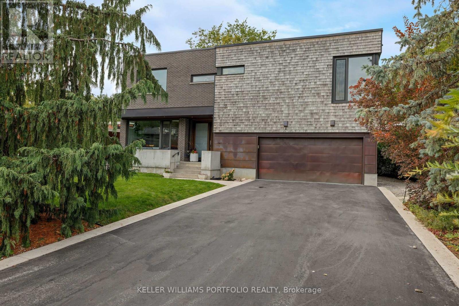 42 Talwood Drive, Toronto, Ontario  M3B 2P5 - Photo 1 - C12420738