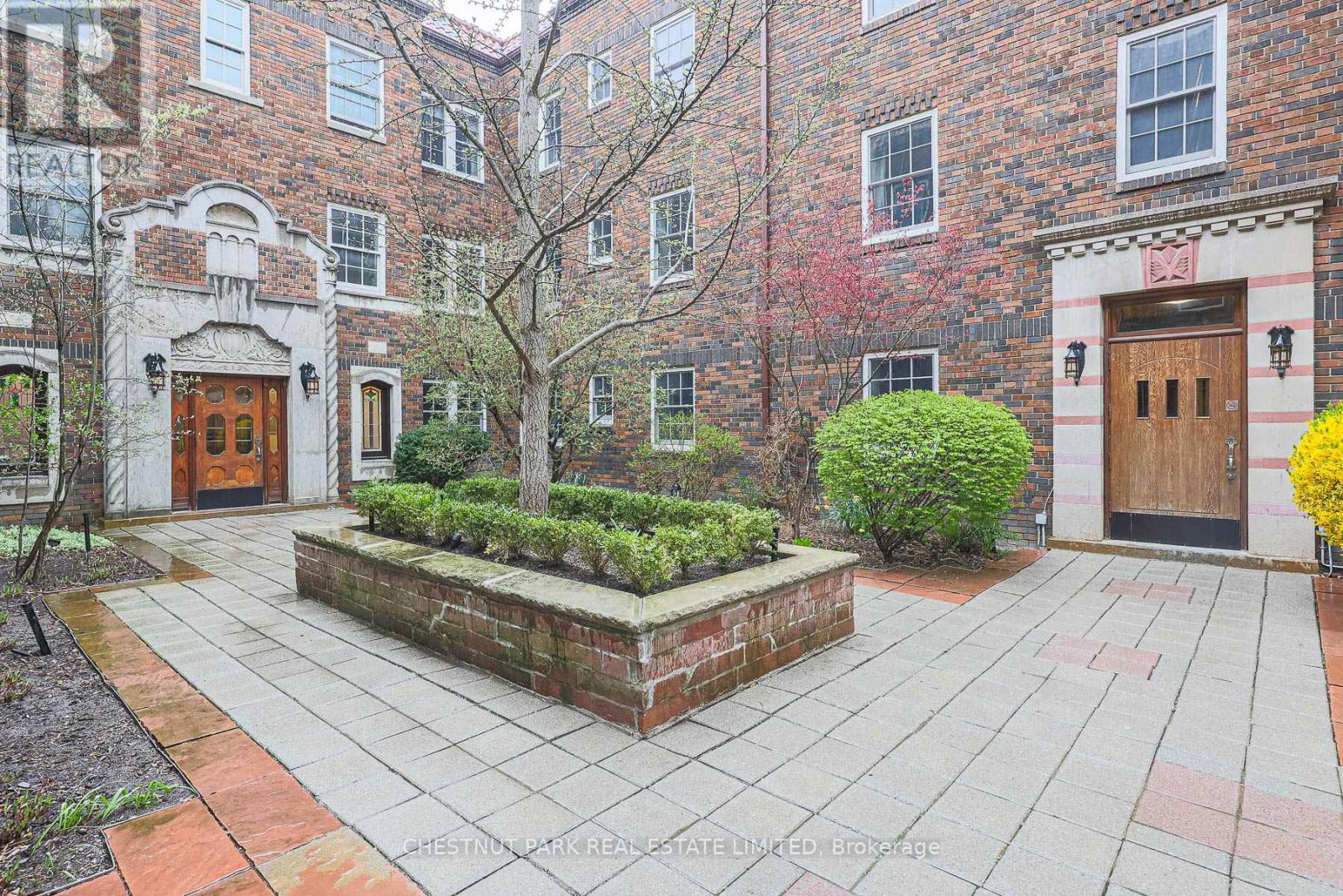 111 - 480 Oriole Parkway, Toronto, Ontario  M5P 2H8 - Photo 4 - C12420743