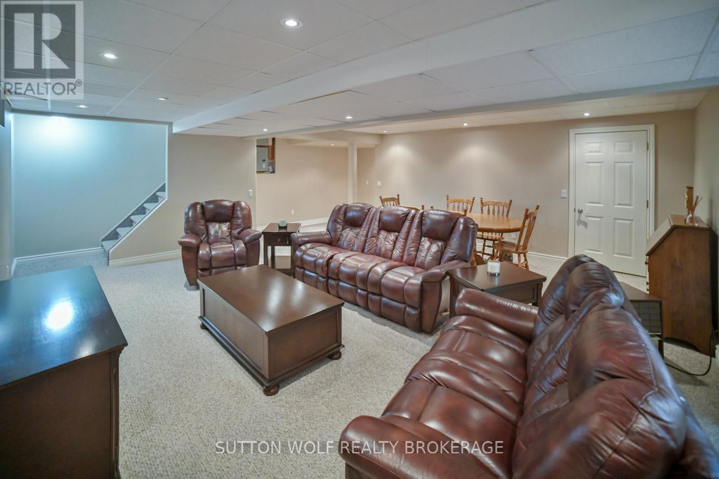 60 Sunset Avenue, Warwick, Ontario  N0M 2S0 - Photo 30 - X12420802