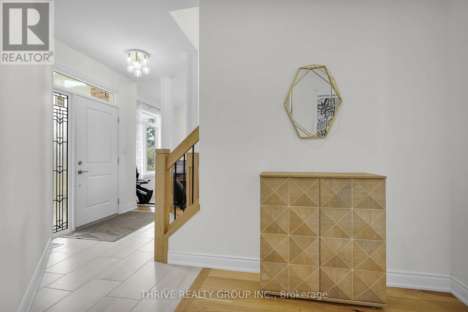3 Elliot Street, Strathroy-Caradoc, Ontario  N7G 0H2 - Photo 4 - X12420845