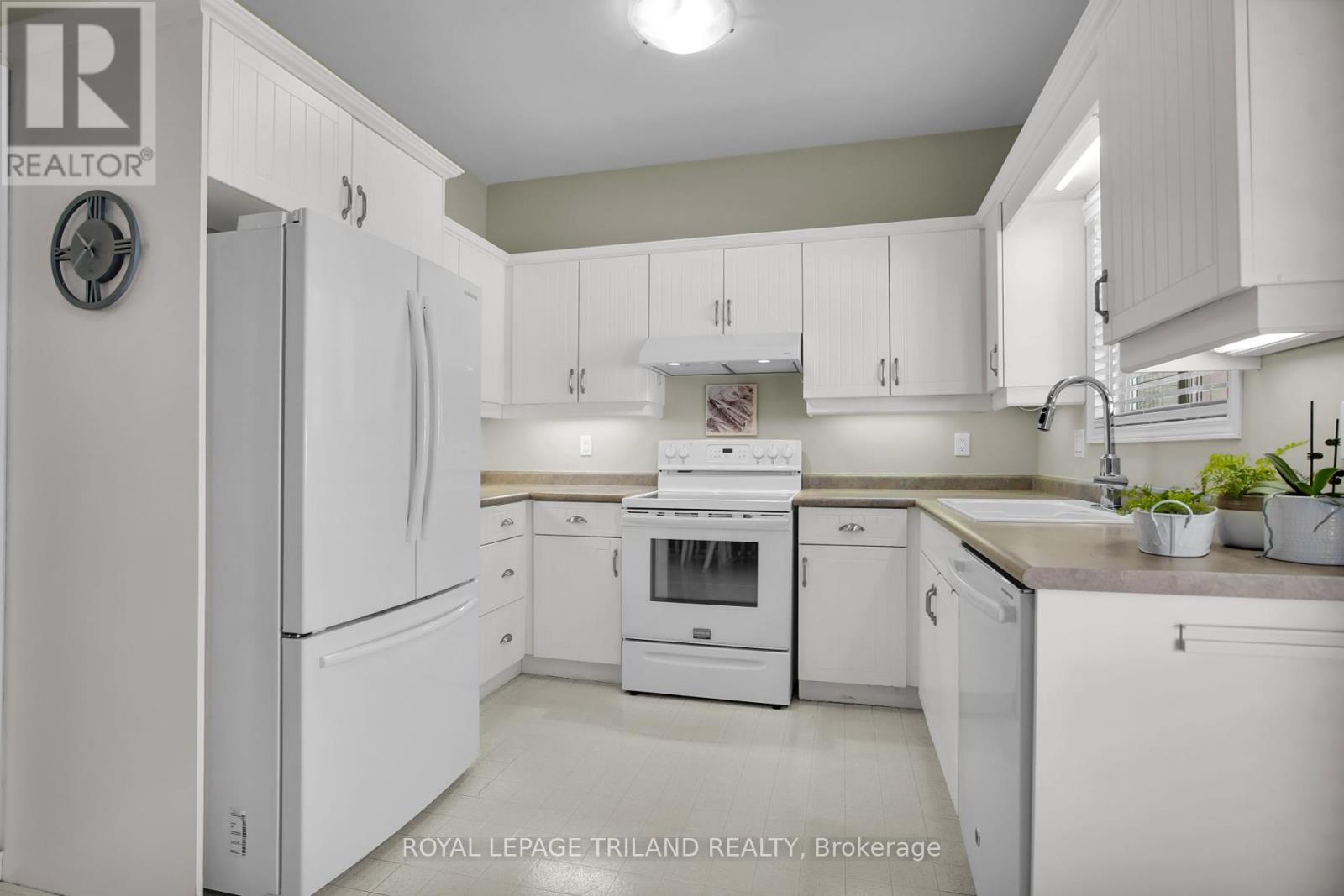 15 - 1499 Byron Baseline Road, London South, Ontario  N6K 4T4 - Photo 8 - X12420861
