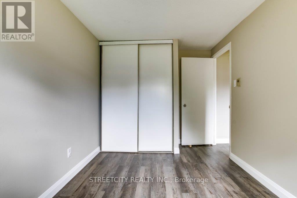 Photo 19 of 27 for 55 - 475 Sandringham Crescent