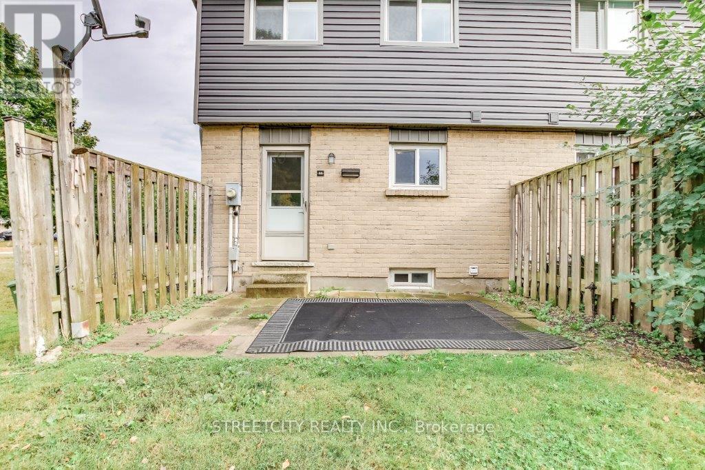 Photo 24 of 27 for 55 - 475 Sandringham Crescent