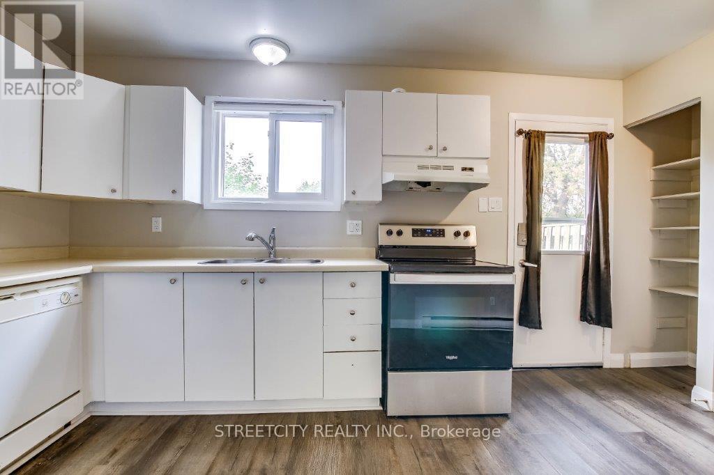 Photo 9 of 27 for 55 - 475 Sandringham Crescent