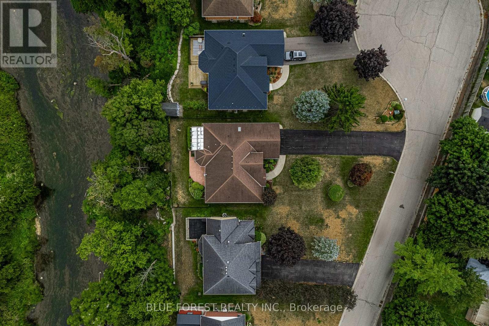 15 Calvert Place, Thames Centre, Ontario  N0L 1G3 - Photo 40 - X12420908